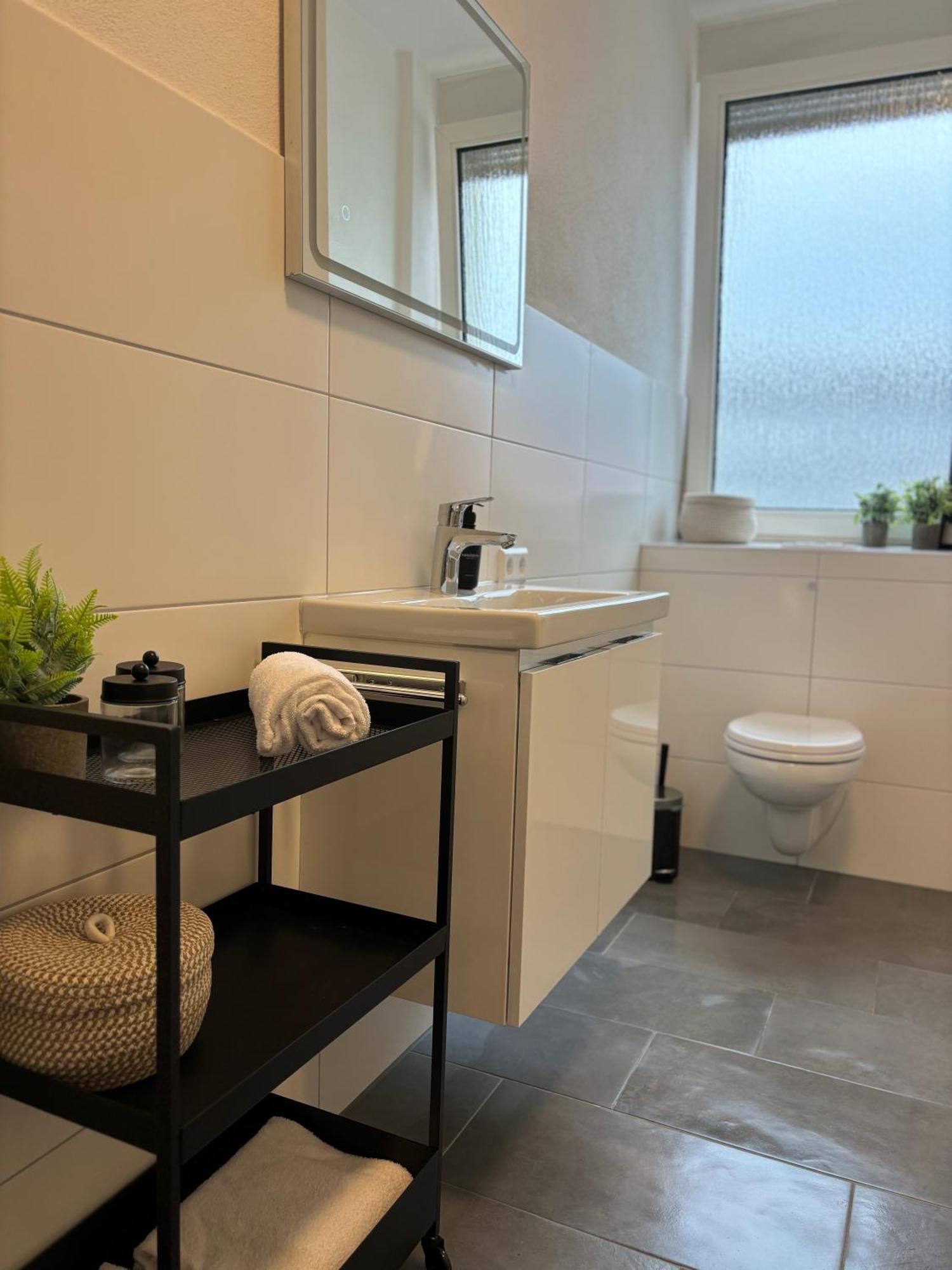 Helles City Apartment Fuer Familien & Gruppen Neu-Ulm Exterior foto