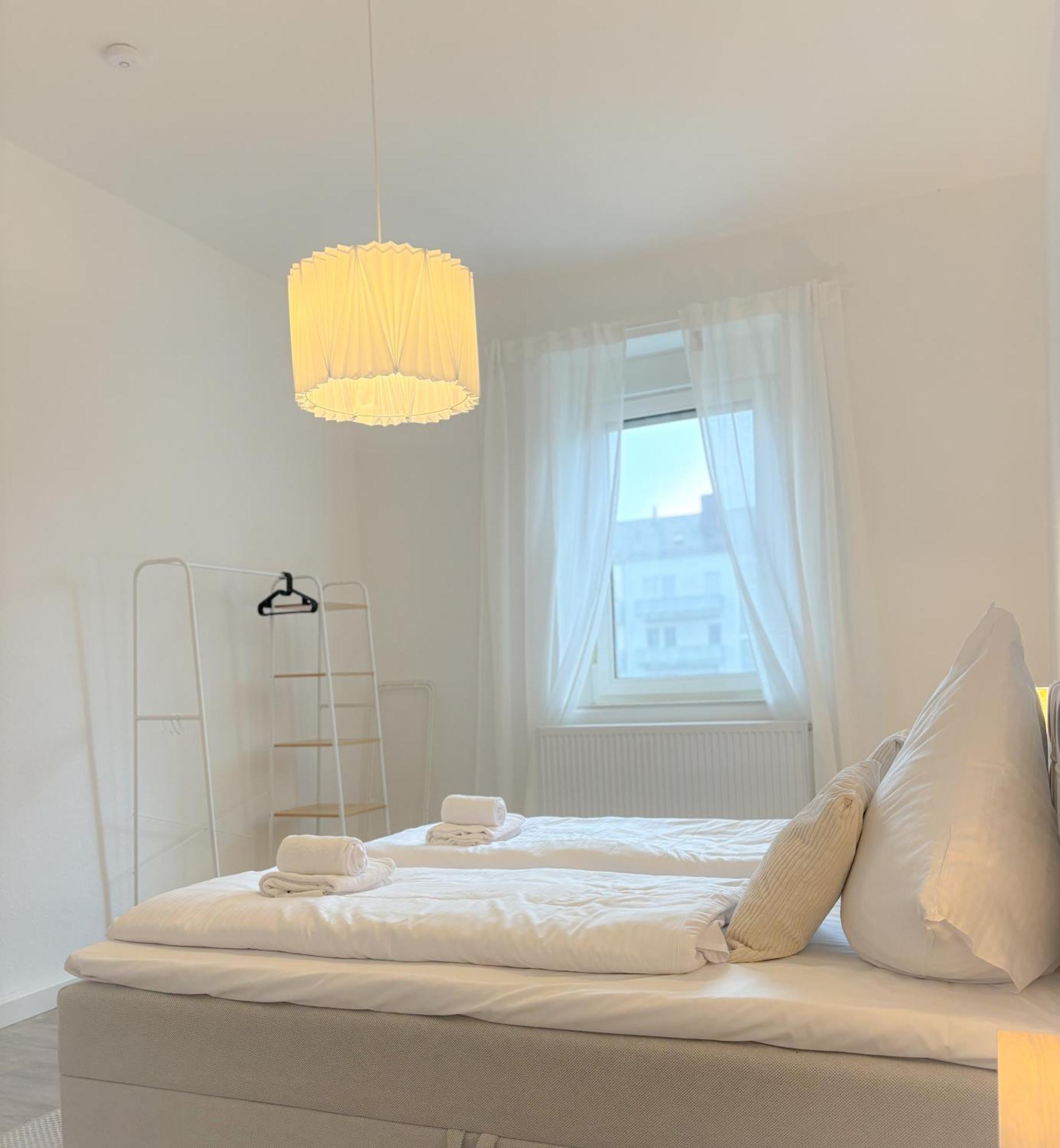 Helles City Apartment Fuer Familien & Gruppen Neu-Ulm Exterior foto